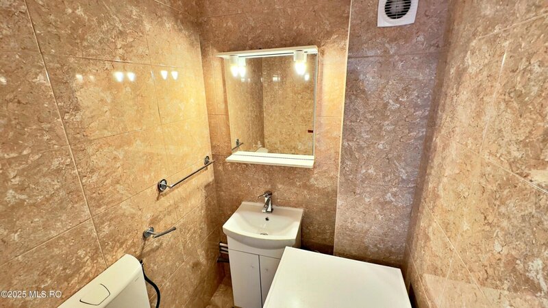 Constanta- km 4-5 - apartament 3 camere - confort 0 - comision 0%